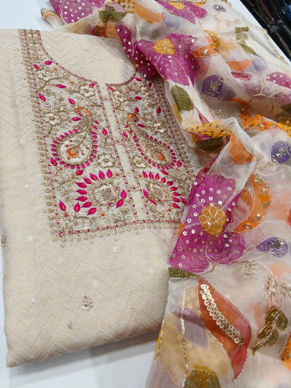 37160d07-9a6a-42df-9899-5400eef4df39