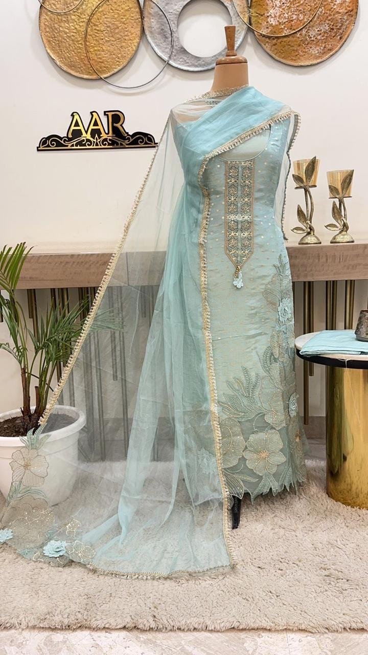 d2d2cc49-58c3-4ccd-b4c0-c791b92f688e