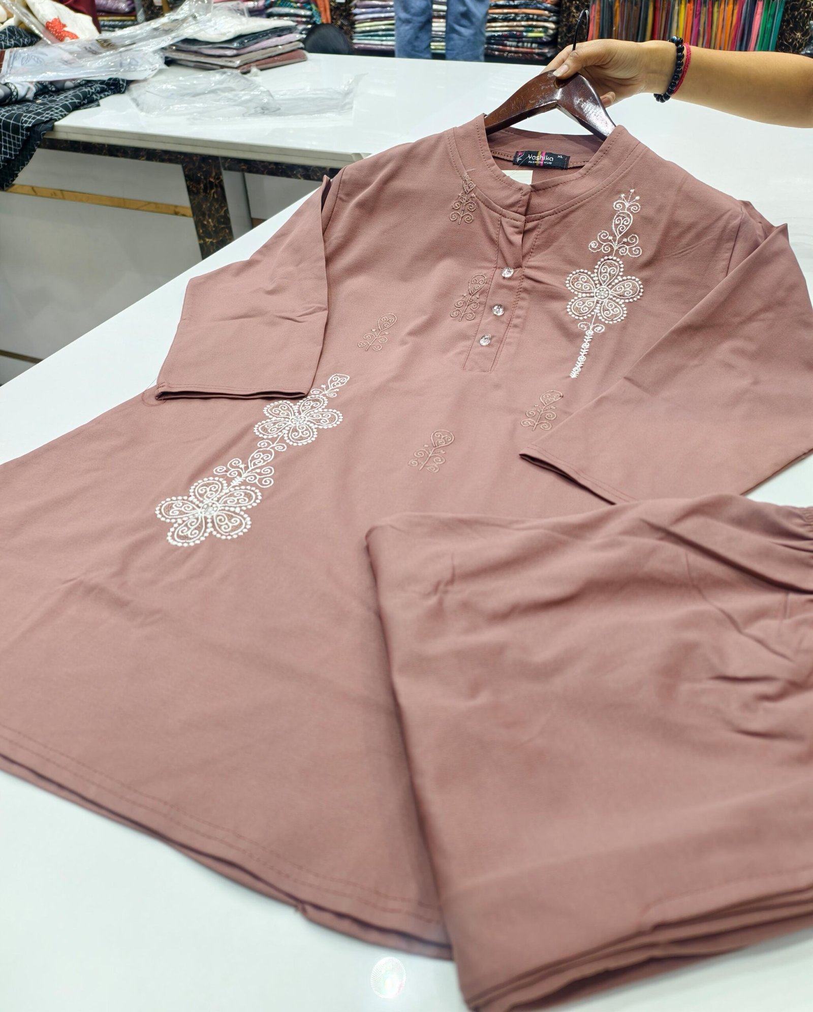 b592db81-00d2-4898-953a-e2f6aa81306c