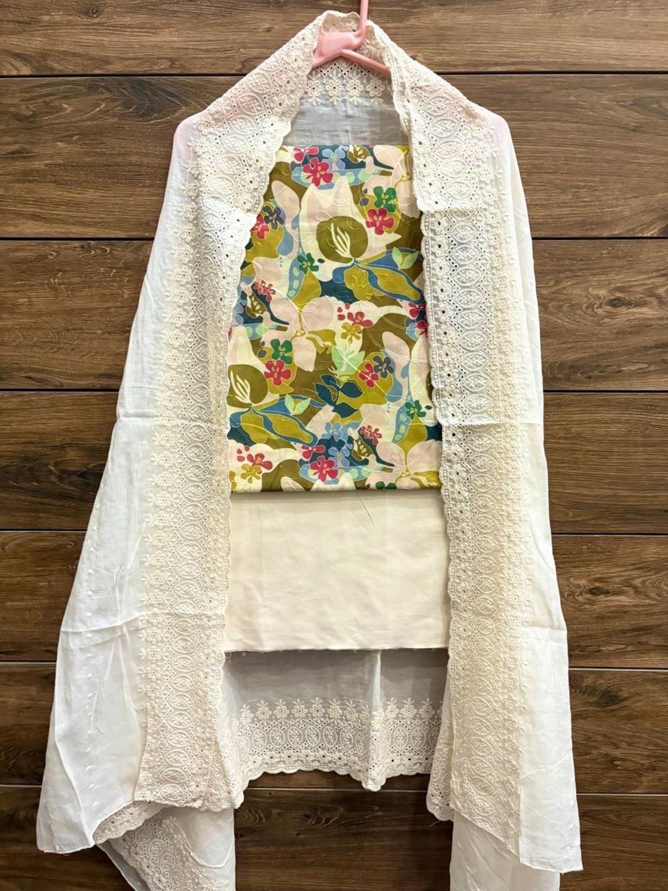 e249b285-d77a-422b-98ac-7d97bec04359